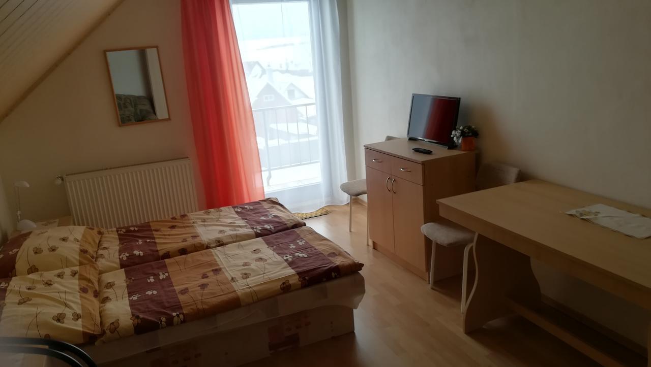 Privat Luptak Hotell Štrba Exteriör bild