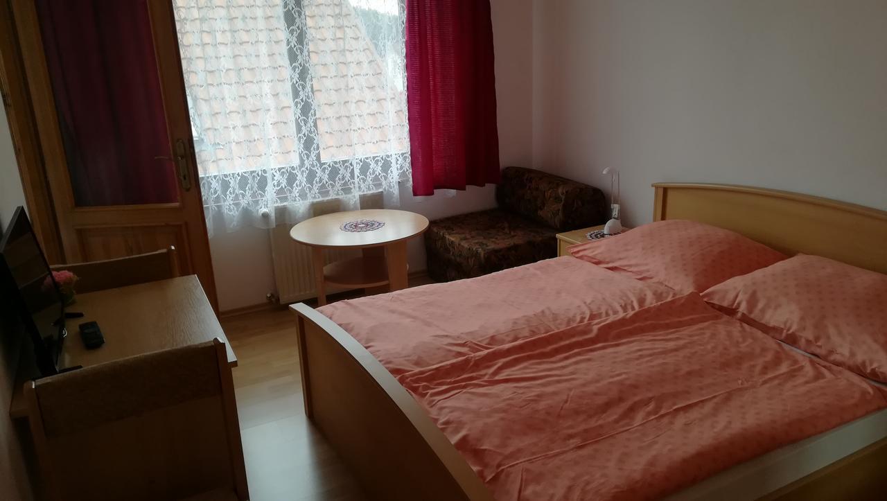 Privat Luptak Hotell Štrba Exteriör bild